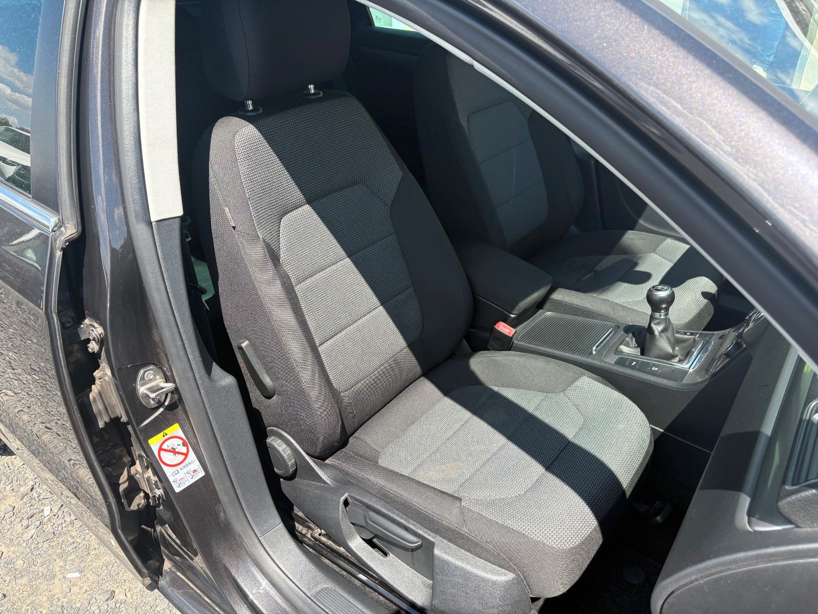 Fahrzeugabbildung Volkswagen Passat Variant 1.4 TSI Comfortline Navi PDC 2.HD