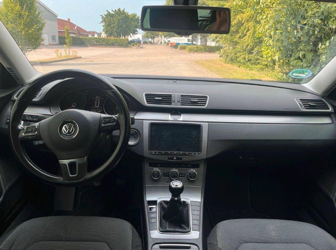 Volkswagen Passat 2012 — photo 10
