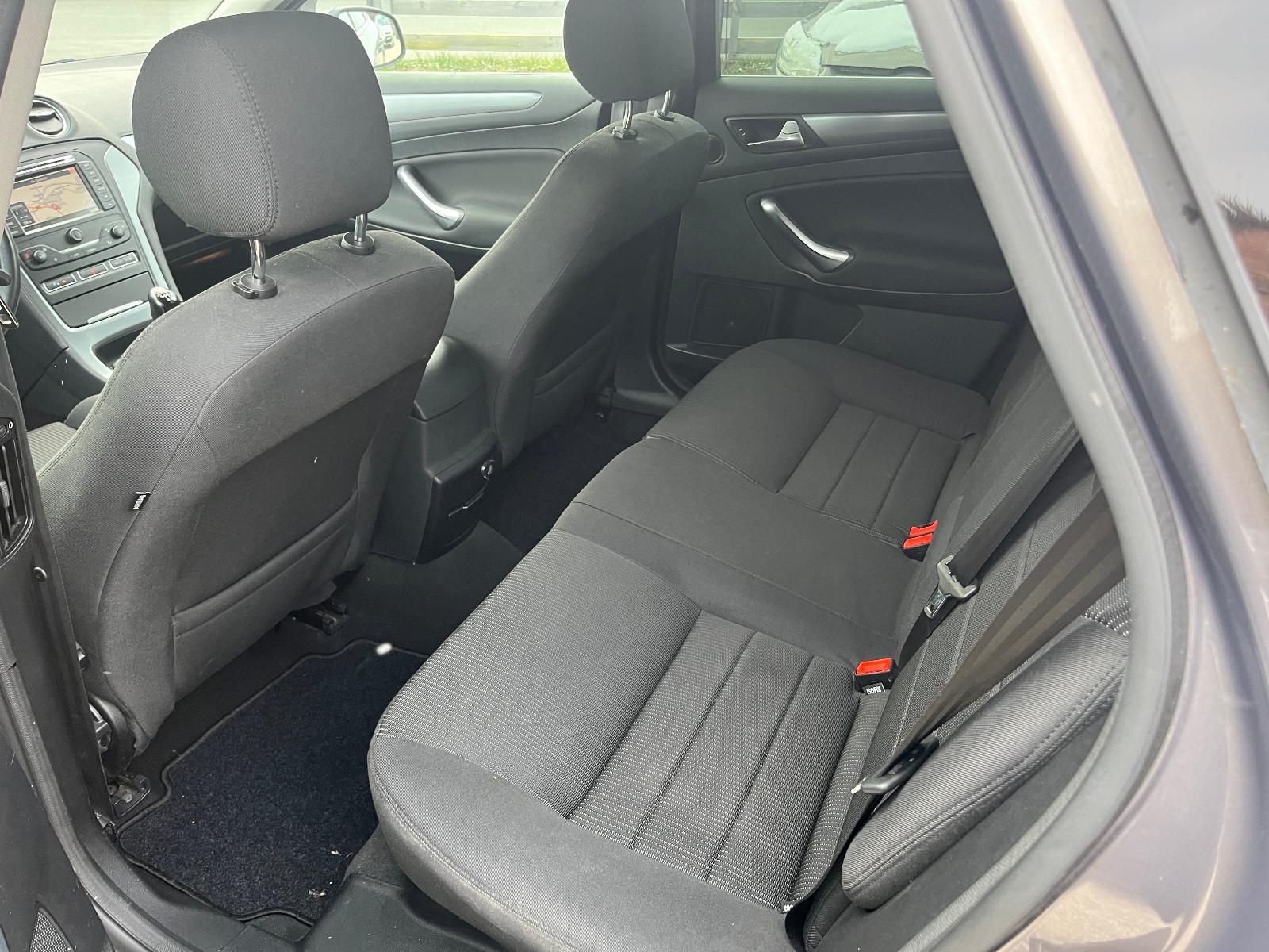 Ford Mondeo 2011 — photo 10