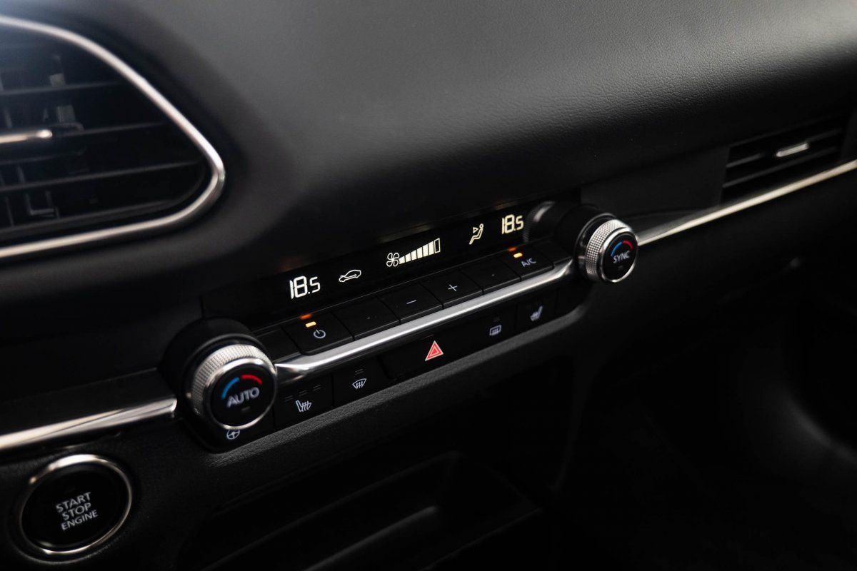 Fahrzeugabbildung Mazda CX-30 X 2.0i 186PS AWD A/T SELECTION DES-P PRE-P
