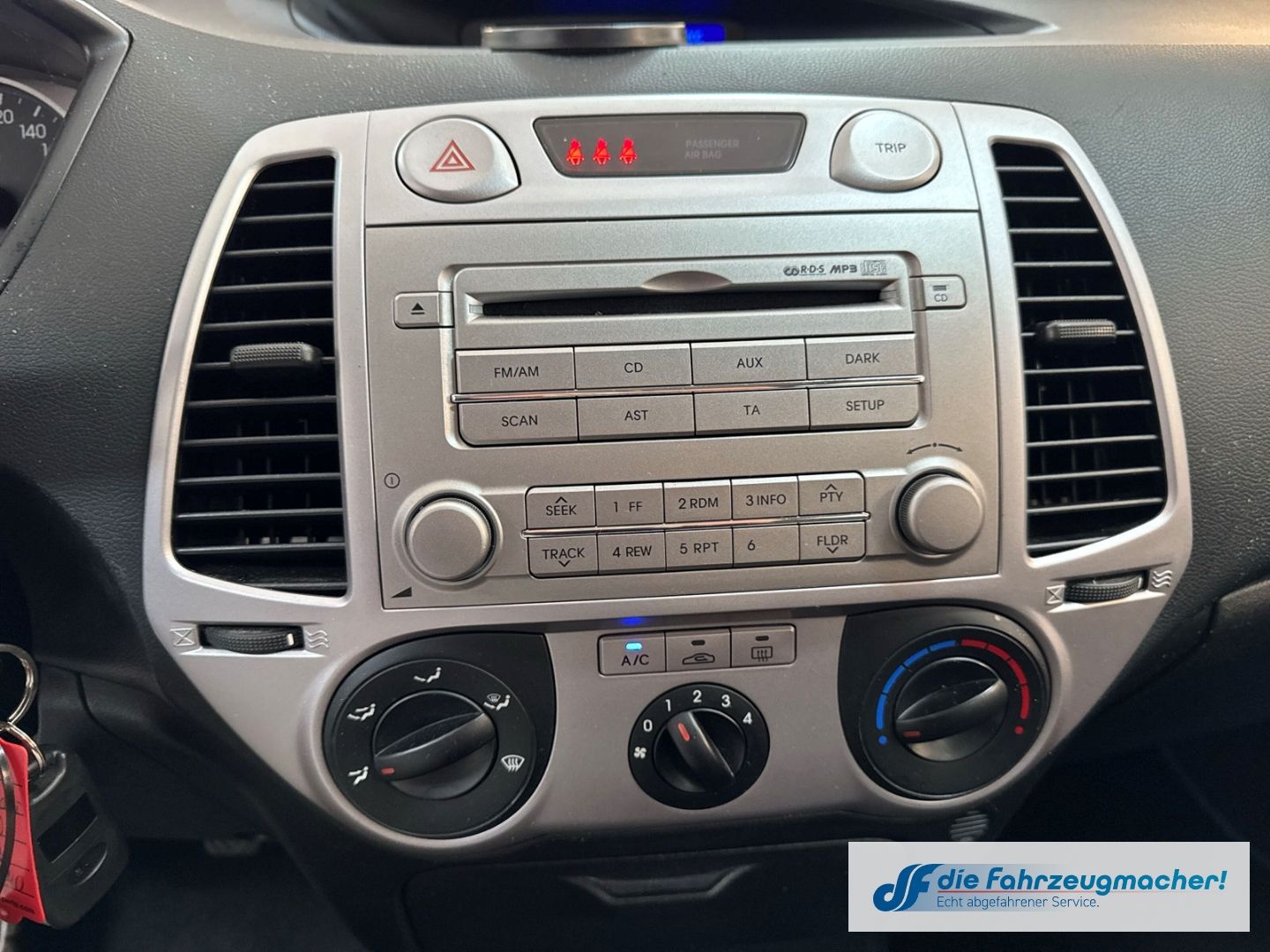 Fahrzeugabbildung Hyundai i20 Comfort 1.2 Klima el.SP teilb.Rücksb AUX MP3