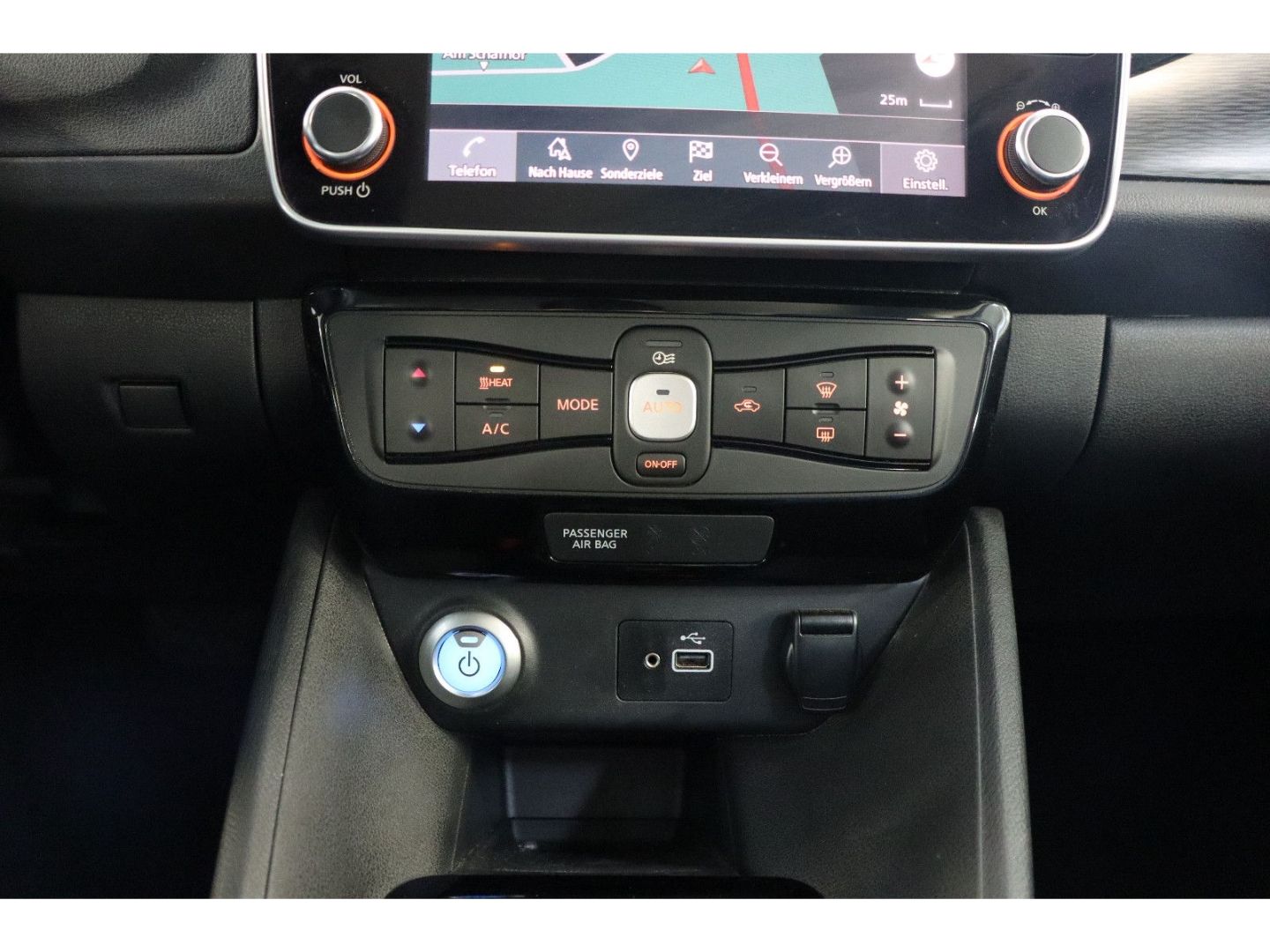 Fahrzeugabbildung Nissan Leaf 40 kWh Connect EV ACC Blis DAB Navi Kamera