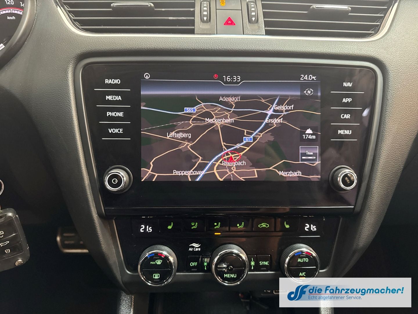 Fahrzeugabbildung SKODA Octavia Combi RS 4x4 Sportpaket AHK Navi LED *EX