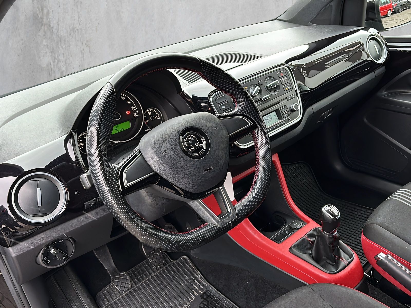 Fahrzeugabbildung SKODA Citigo Monte Carlo 1.0 MPI DAB SITZHEIZUNG KLIMA