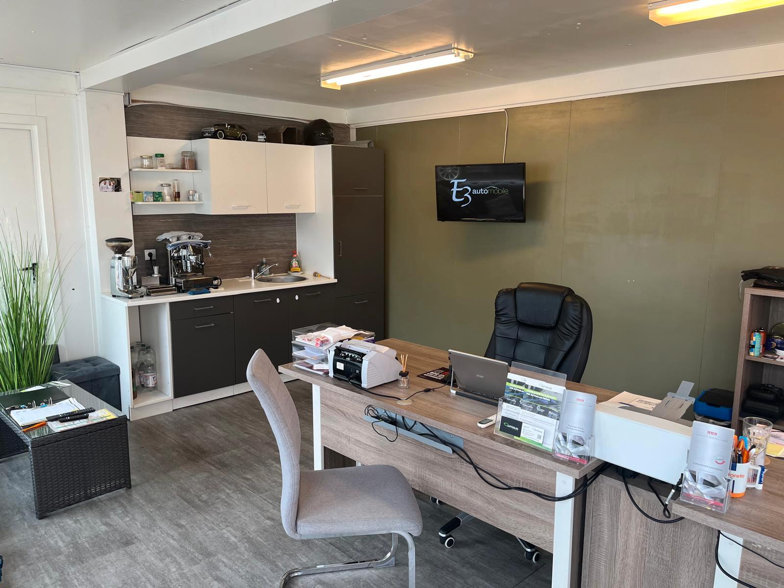 showroom-image-main