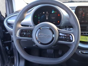 Fiat 500 e Icon KeyLess+Navi+SHZ+LM+SoundSys+SpurH