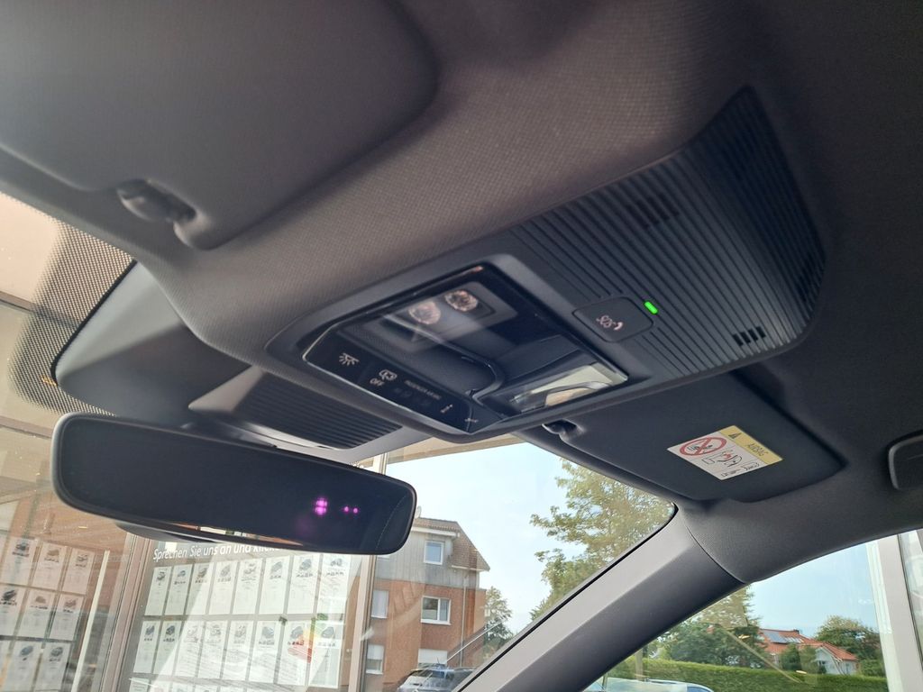 VW T-Roc 1.5 eTSI DSG R-Line AHK Kamera ACC LED - Bild 30