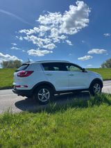 Kia Sportage 2.0 CRDi AWD Vision Automatik Vision - Kia Sportage in Hamburg