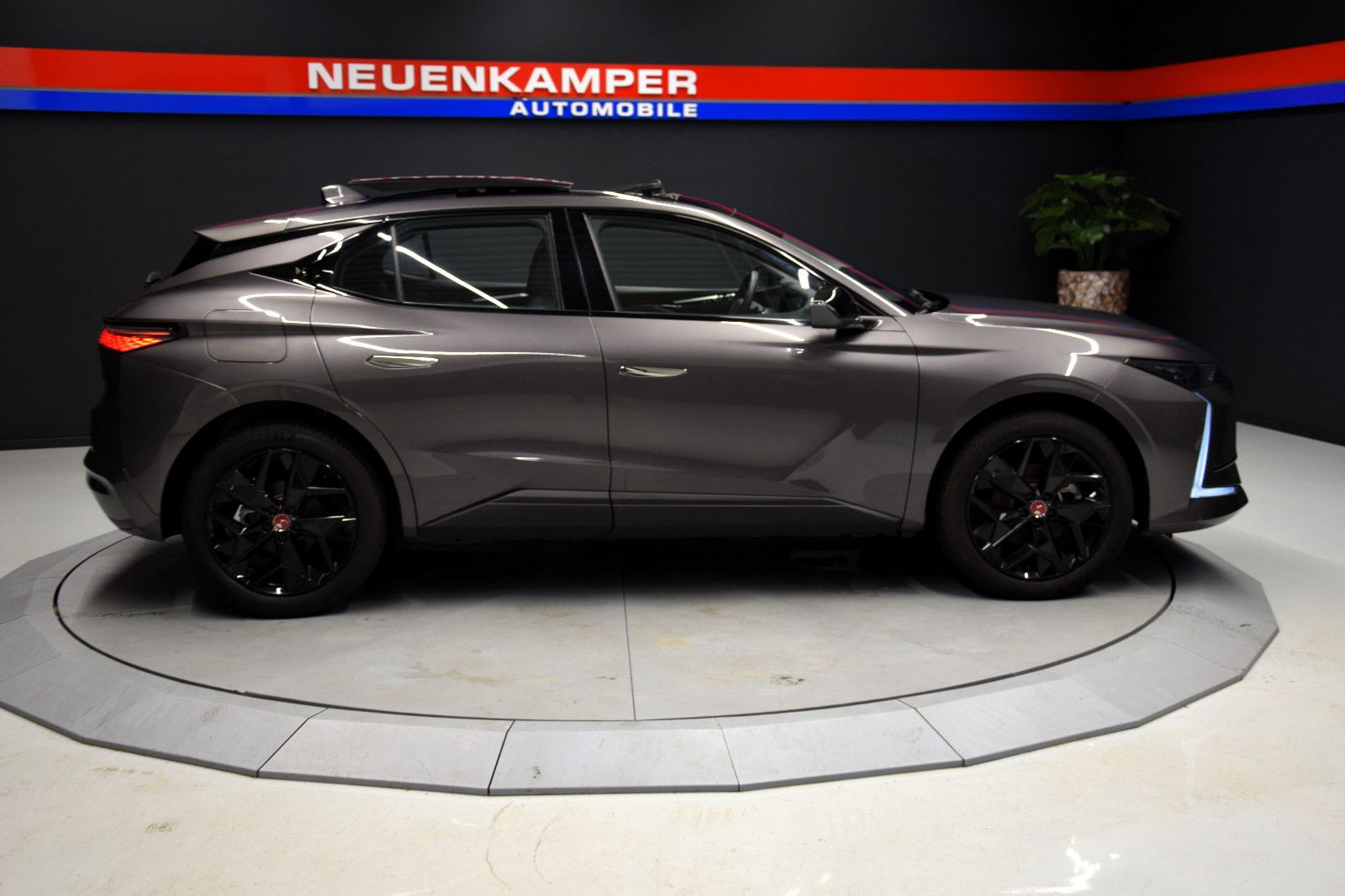 Fahrzeugabbildung DS Automobiles DS4 Performance Line Pano Sitzheizung