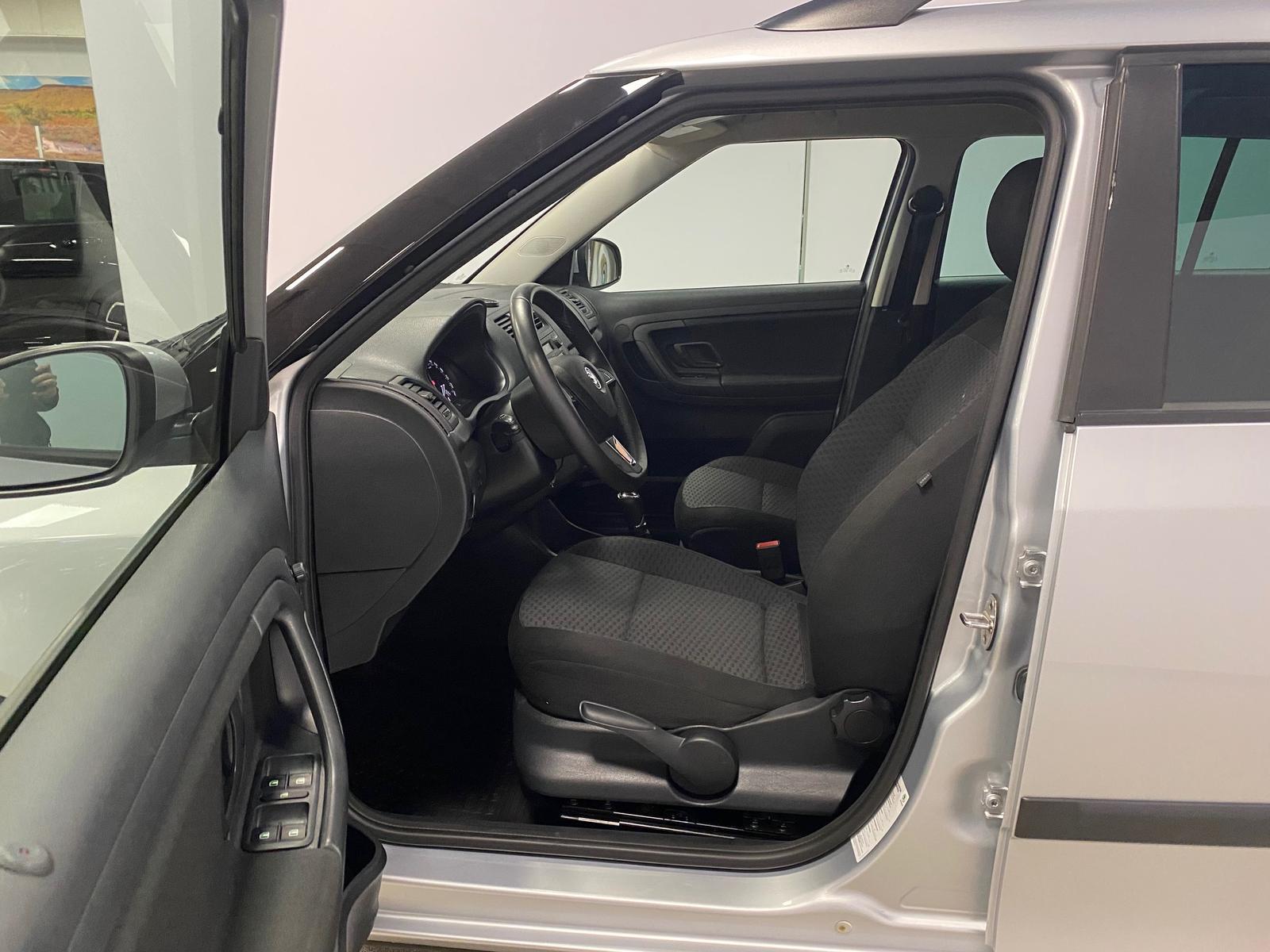 Skoda Fabia 1.2 TSI Ambition KLIMA+PDC+SITZHEIZ+ALU+Me