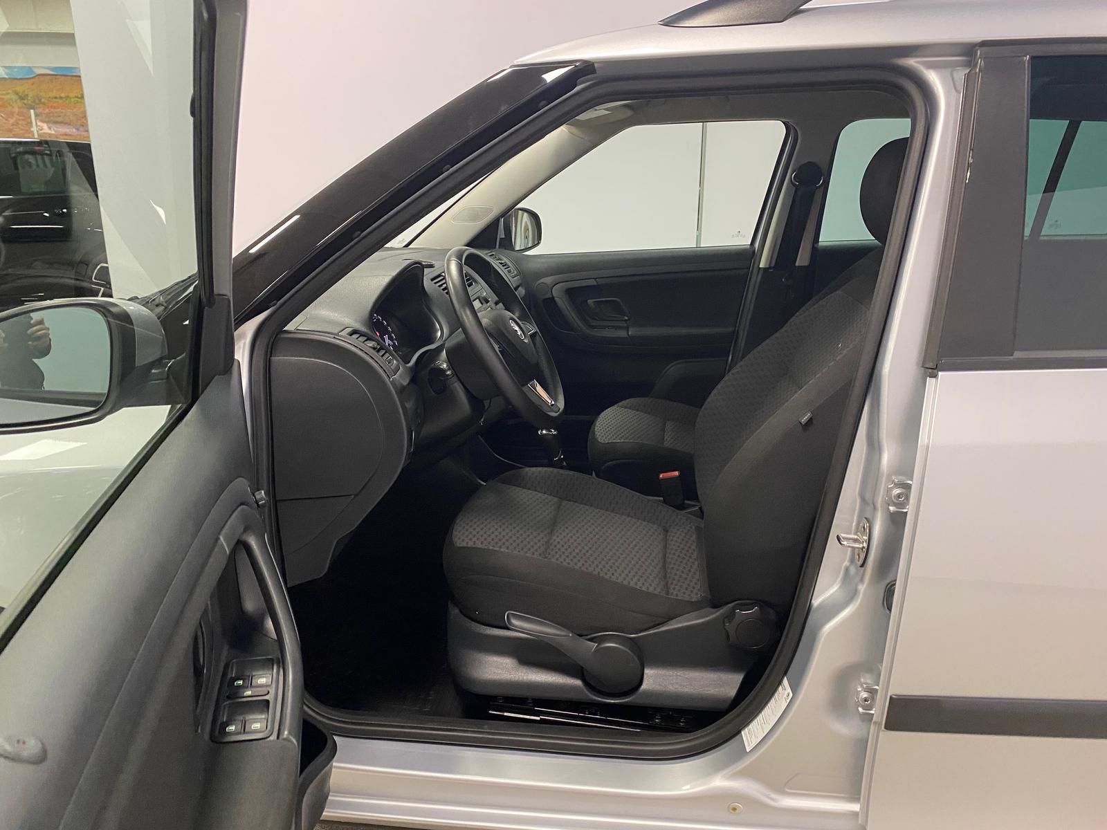 Fahrzeugabbildung SKODA Fabia 1.2 TSI Ambition KLIMA+PDC+SITZHEIZ+ALU+Me