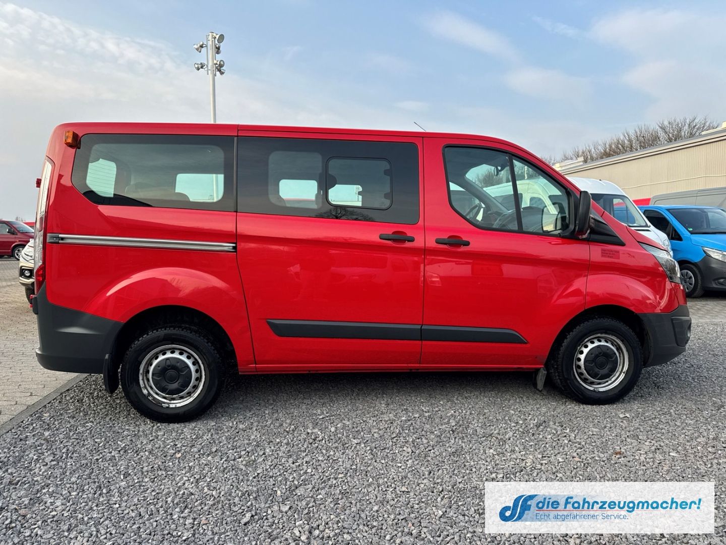 Fahrzeugabbildung Ford Transit Custom Kombi 300 L1 2.2 TDCi *1889 *EXPO