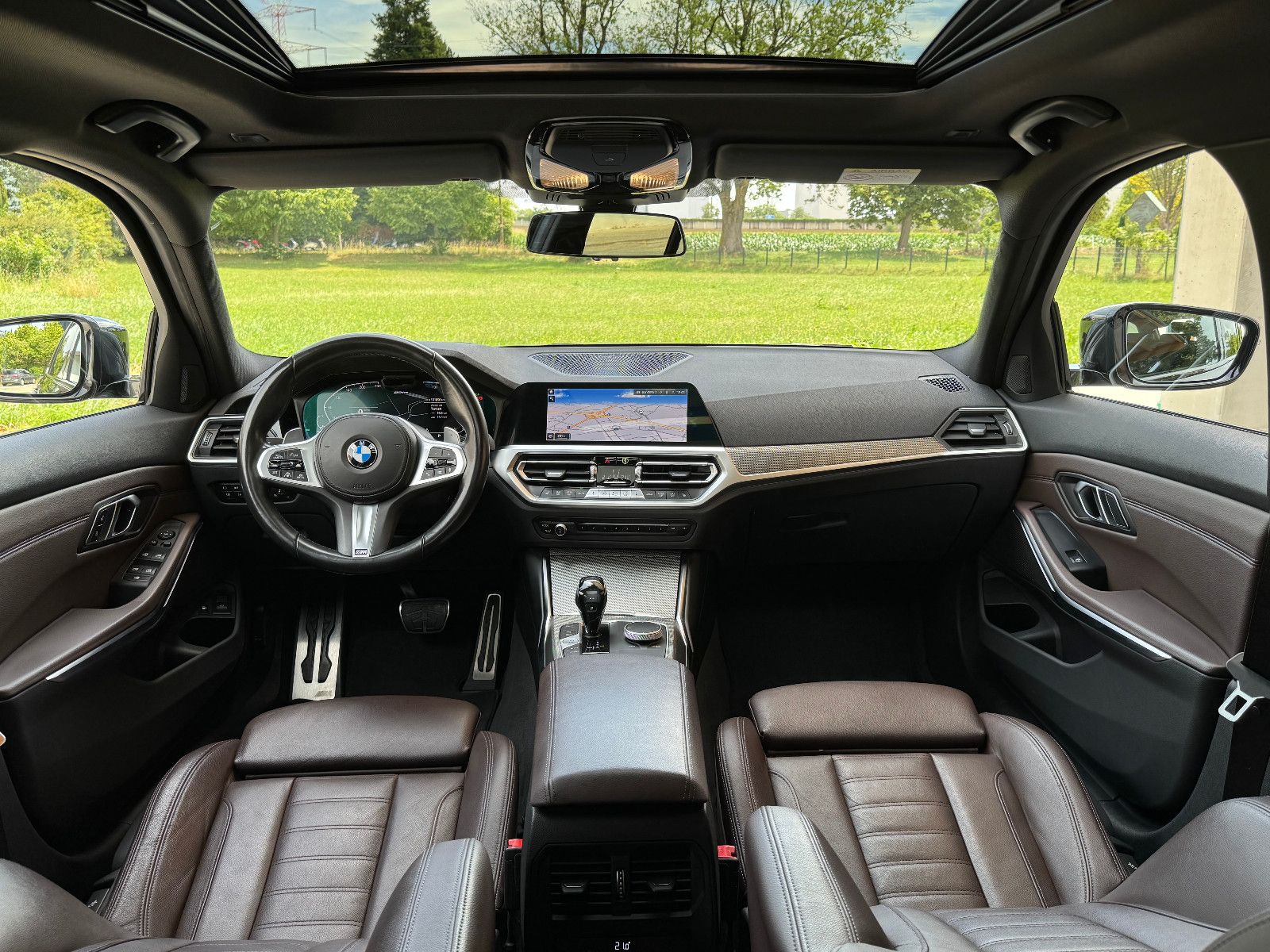 BMW 330e xDrive Touring M Sport Pano AHK HeadUp VOLL imagem 2