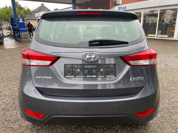 Fahrzeugabbildung Hyundai ix20 1.6 Space blue Klima/SHZ/LKHZ/Tempomat/PDC