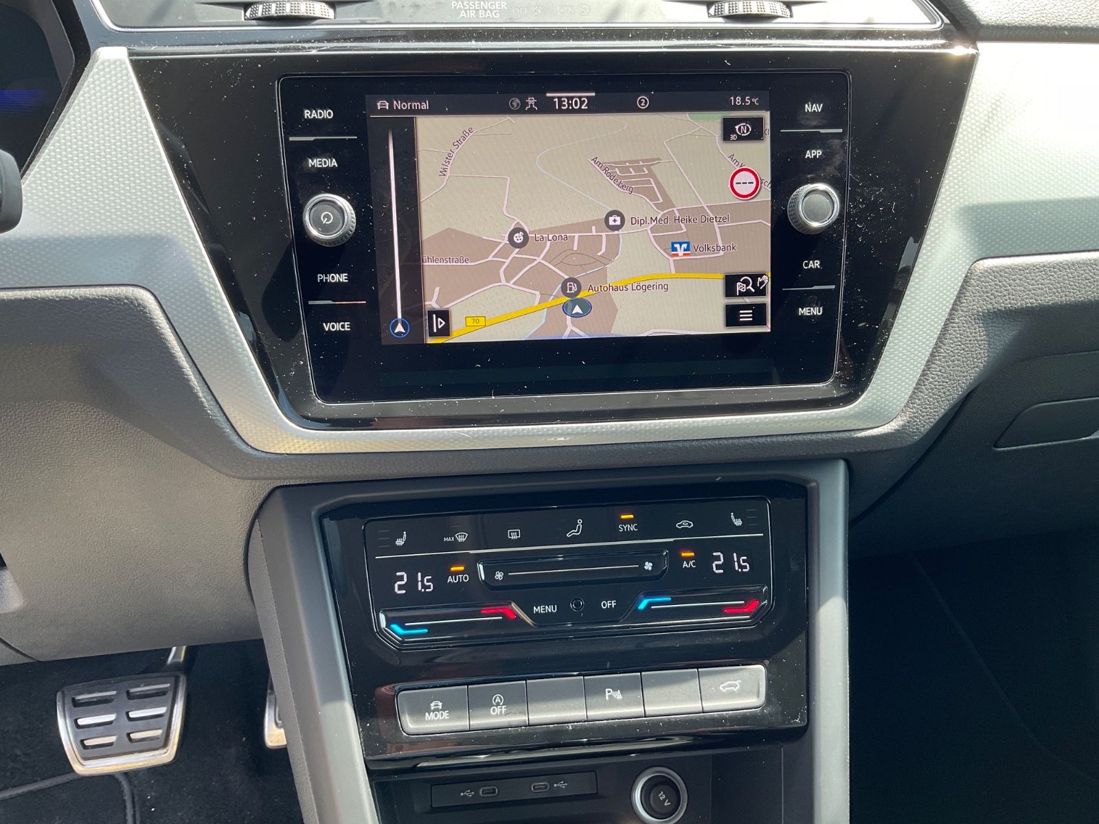 Fahrzeugabbildung Volkswagen Touran 2.0 TDI DSG MOVE,7 Sitze,LED,Kamera,AHK