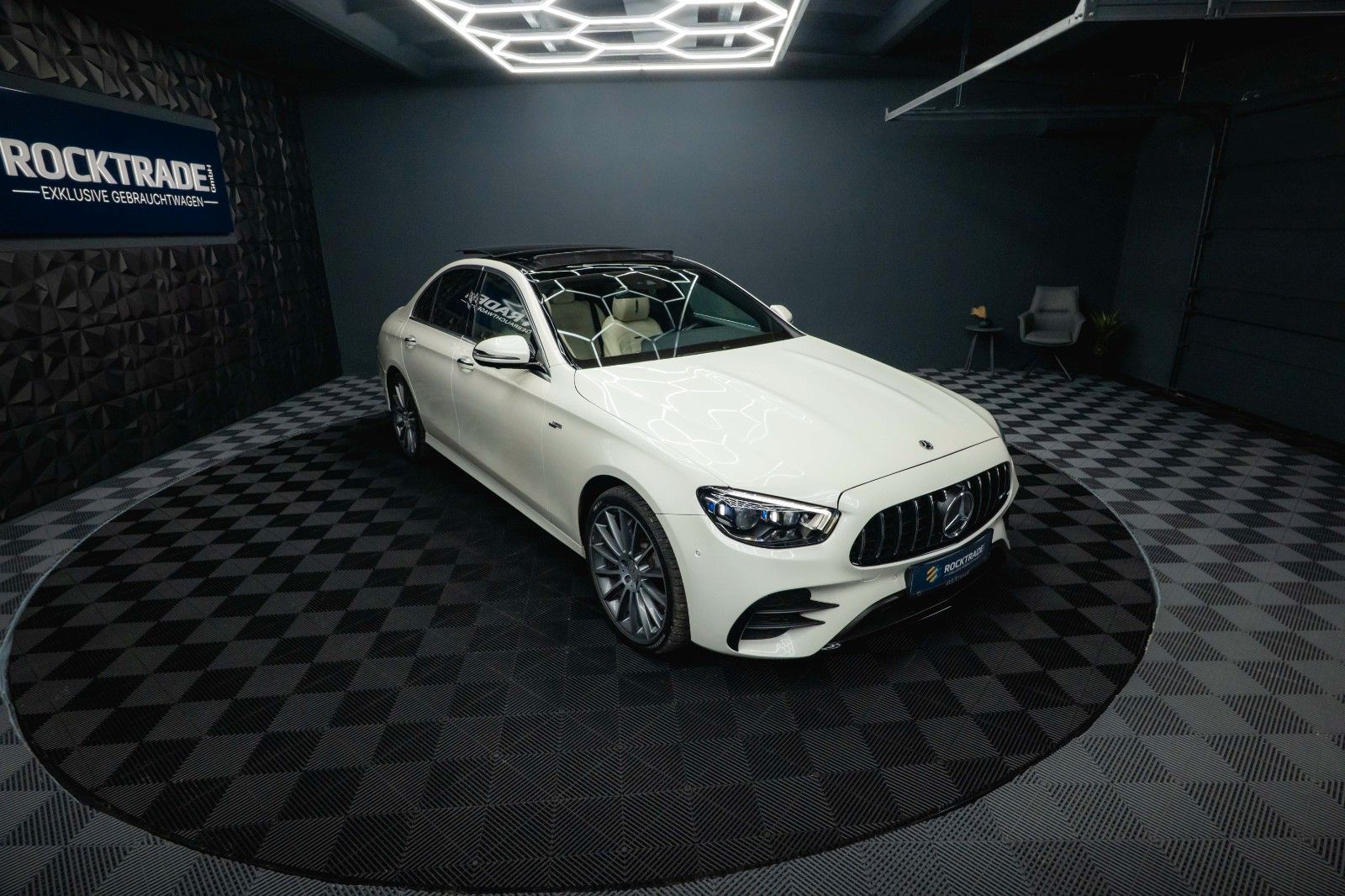 Fahrzeugabbildung Mercedes-Benz E 53 AMG 4Matic+ Facelift Designo *ACC*Pano*360*