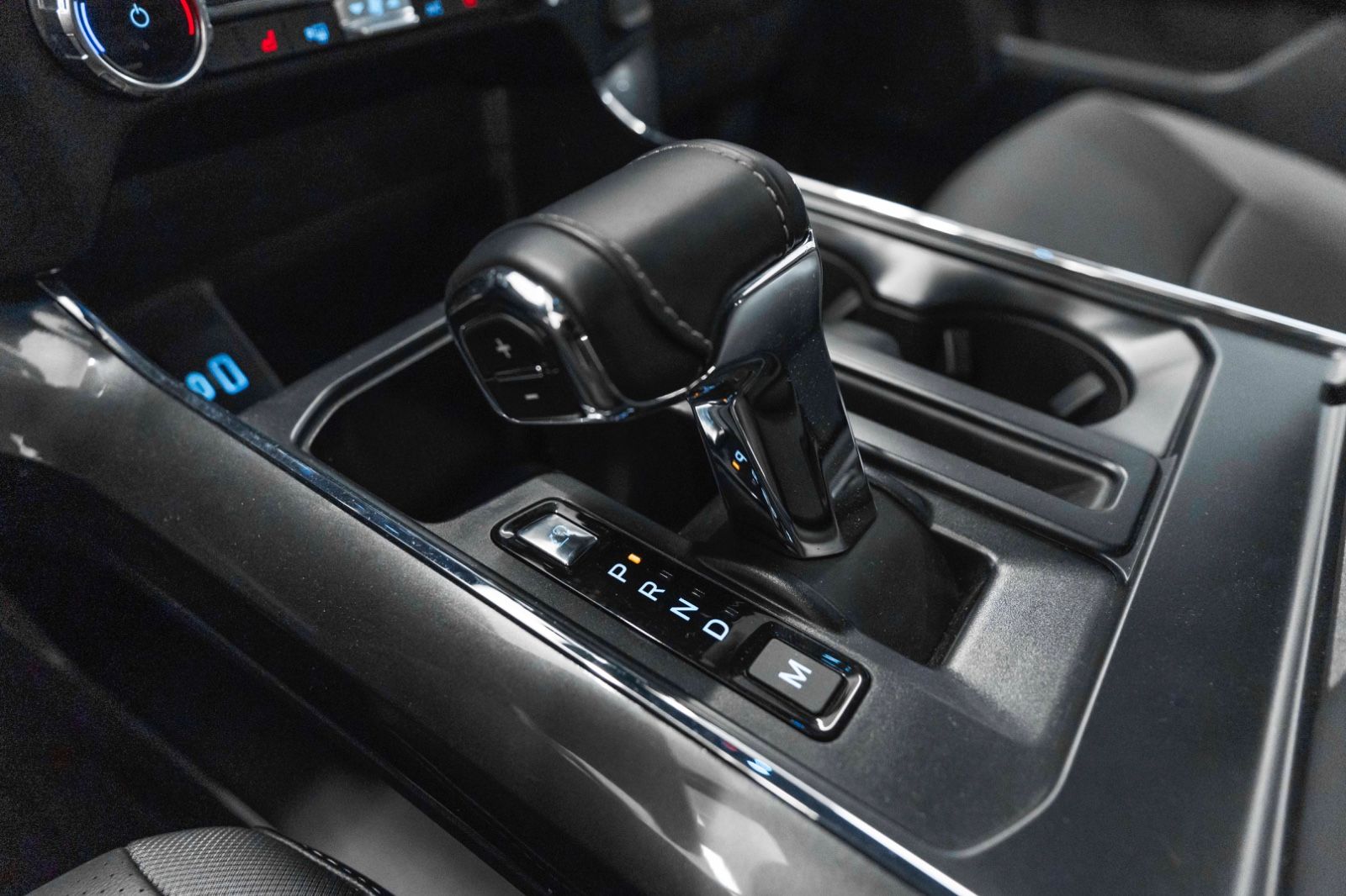 Fahrzeugabbildung Ford F 150 5.0L XLT KAM CARPLAY TOTW NAV  LED