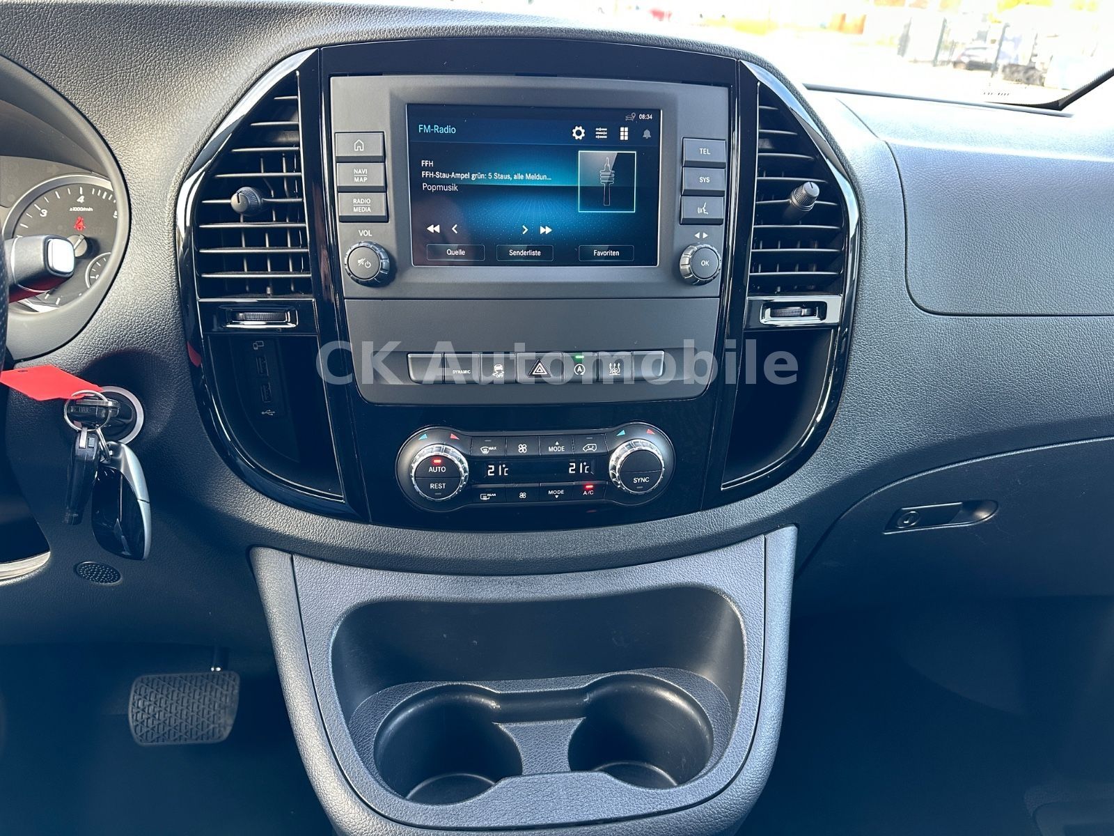 Fahrzeugabbildung Mercedes-Benz Vito 124 Mixto 4x4 lang/5Sitze/Navi/LED/Kam./AHK