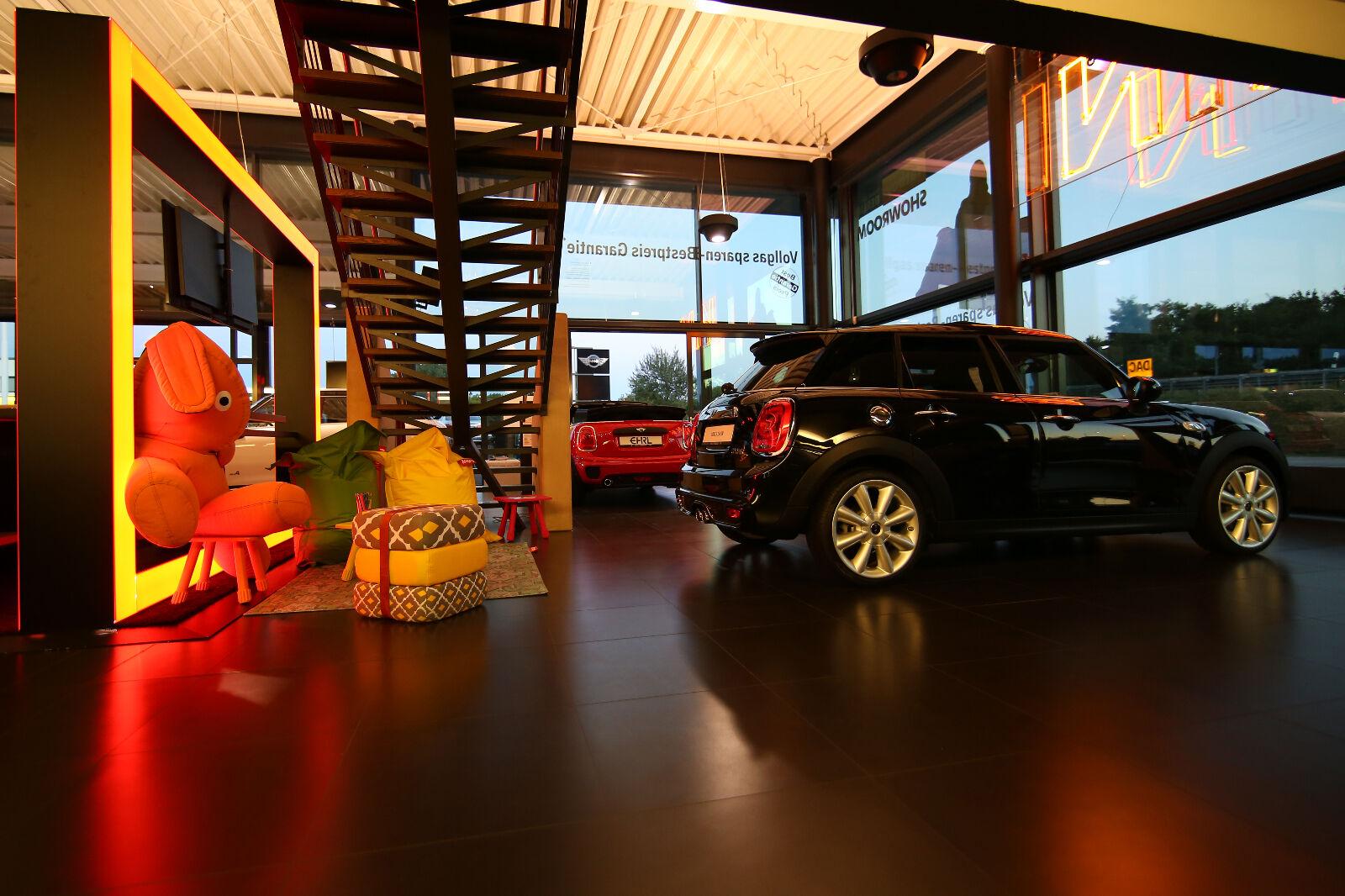 showroom-image-bottom