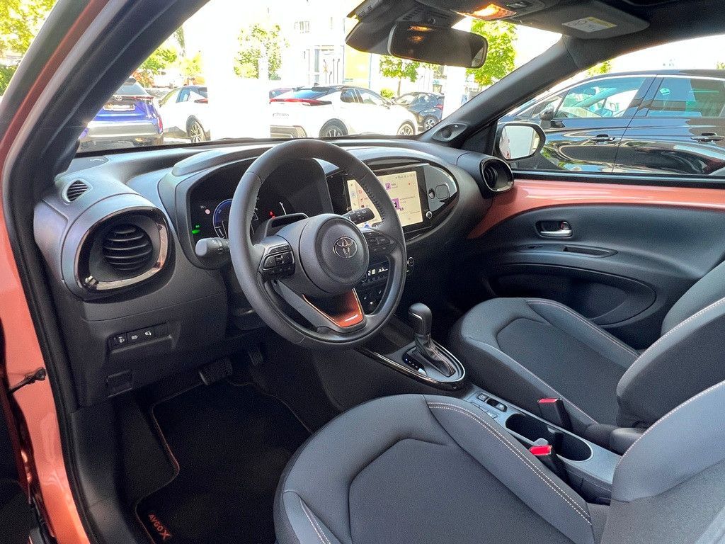 Fahrzeugabbildung Toyota Aygo 1.5 Lounge Kamera,LED,Matrix,Navi,SHZ,ACC