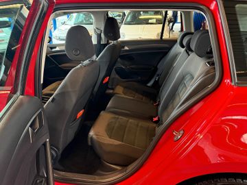 Volkswagen Golf - 10