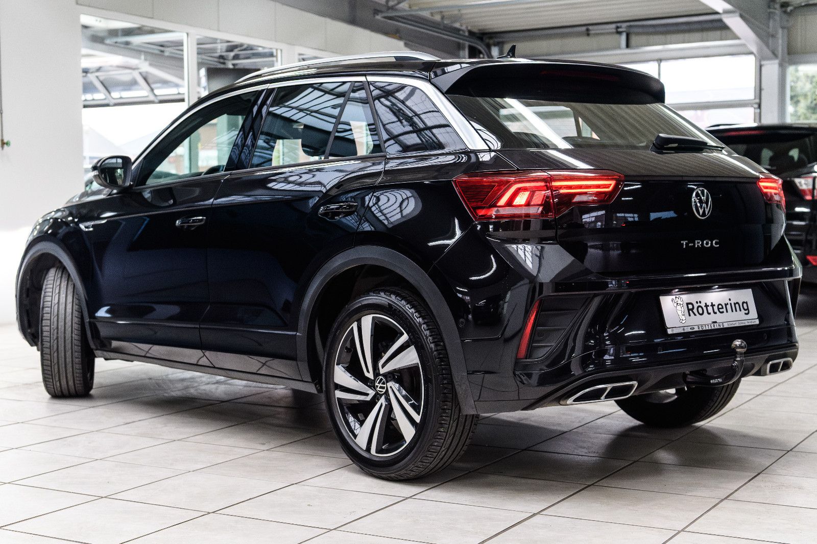 Fahrzeugabbildung Volkswagen T-Roc R-Line+LED+AHK+ACC+SIDEASISST+SHZ+EL.HK
