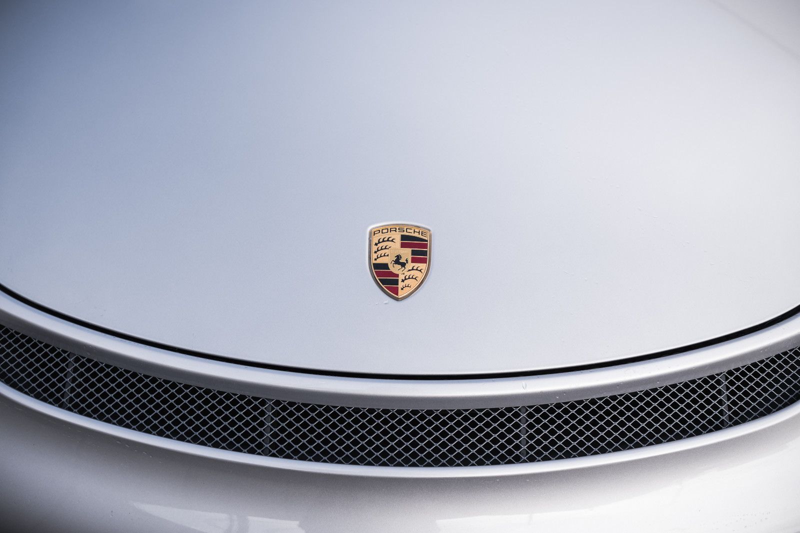 Fahrzeugabbildung Porsche Cayman GT4-Steuer ausw.-wenig KM-Approved