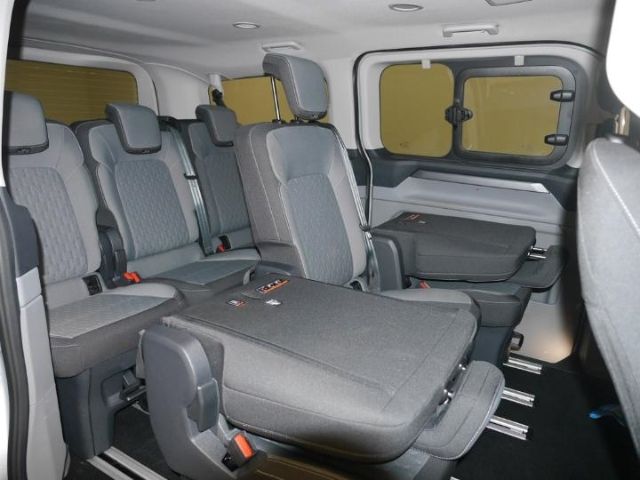 Fahrzeugabbildung Ford Tourneo Custom Bus 320 L1 Titanium FWD Titanium