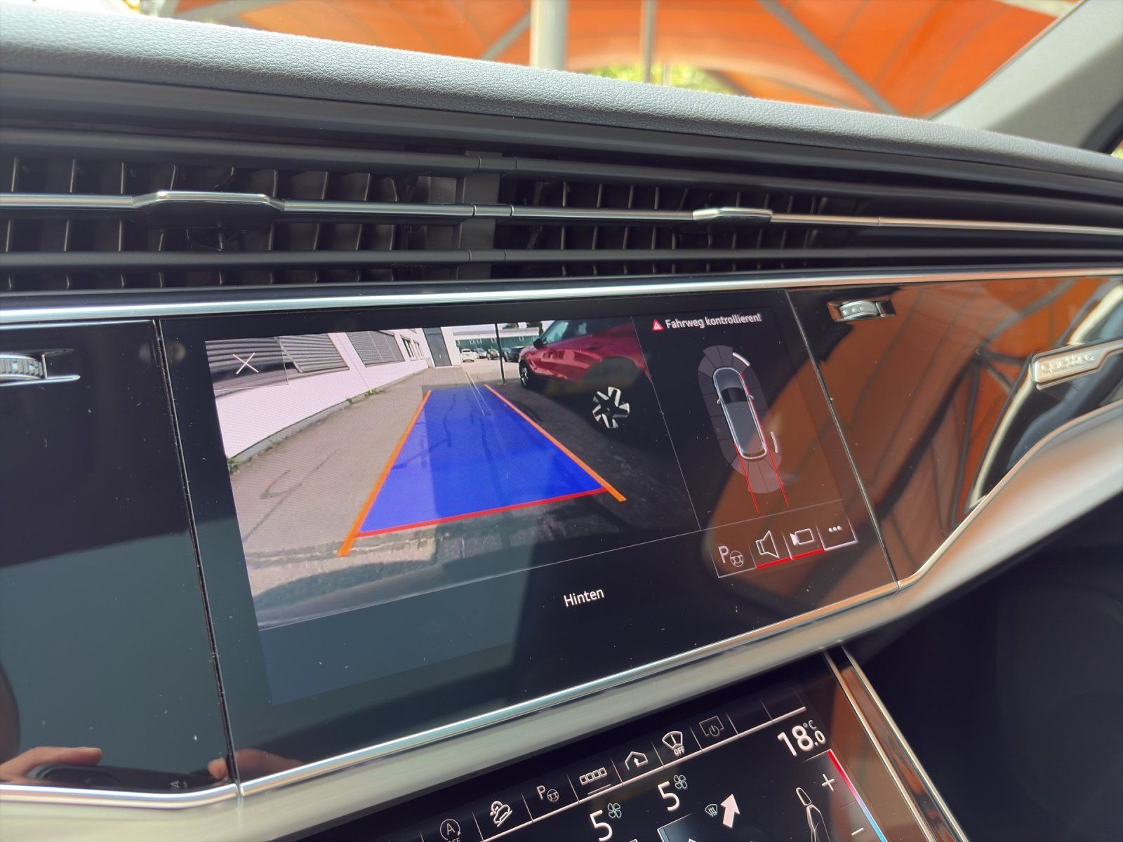 Fahrzeugabbildung Audi Q7 50 3.0 TDI quattro S-line+/PANO/AHK/KAMERA/7S