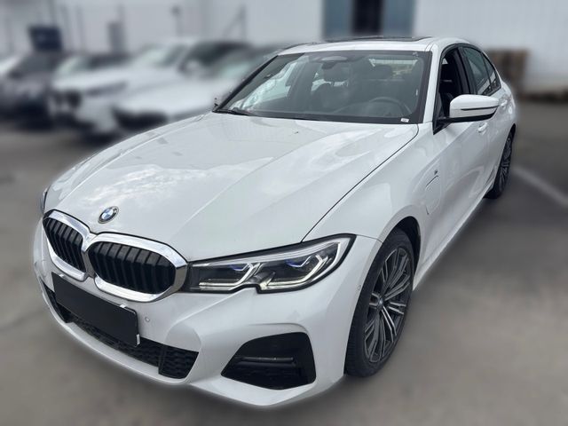 BMW 330 e M Sport Laser/HUD/Pano/Kam/SHZ/Memory