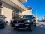 Volkswagen T-Roc 1.0 TSI 115 CV Style BlueMotion - Volkswagen T-Roc mit Benzin-Antrieb: Kombi, Schaltgetriebe