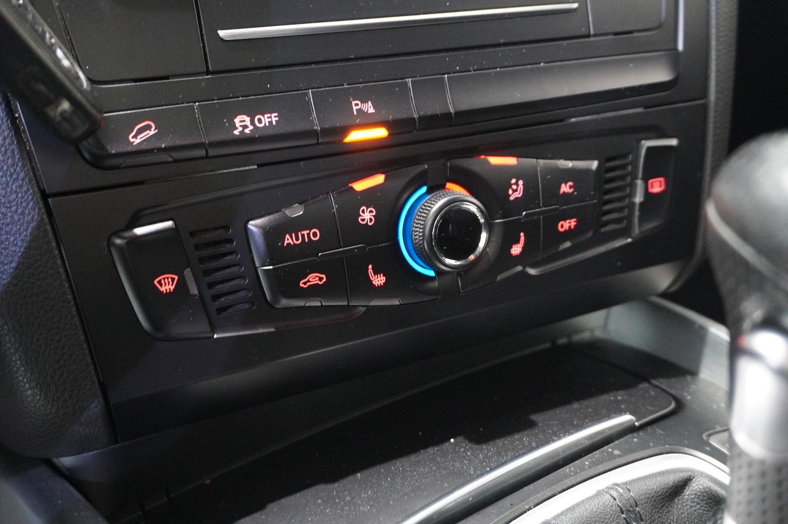 Fahrzeugabbildung Audi Q5 3.0 TDI V6 S-LINE QUATTRO NAVI/BI-XENON/SPORT