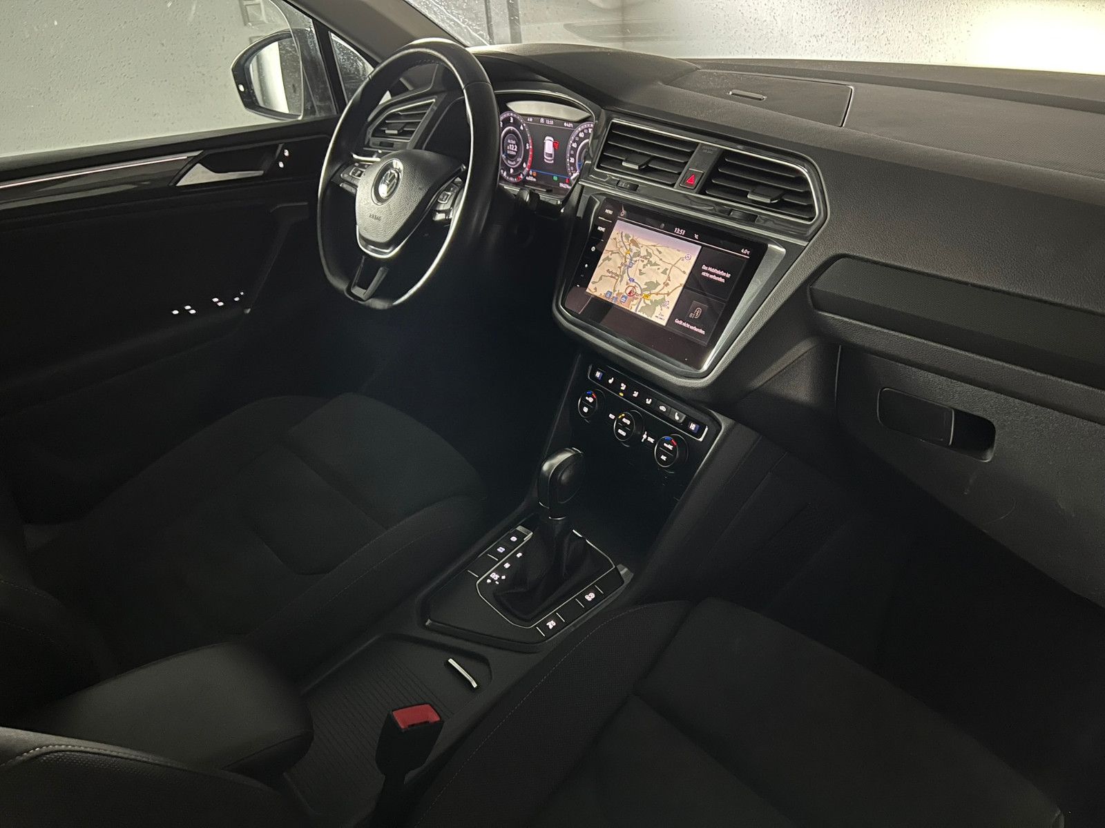 Fahrzeugabbildung Volkswagen Tiguan 2.0 TDI Highline/ACC/VRTL PIT/360/MASSAGE