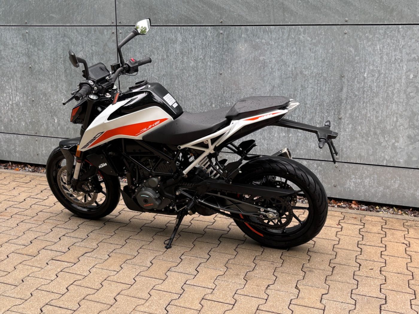 Fahrzeugabbildung KTM 390 Duke