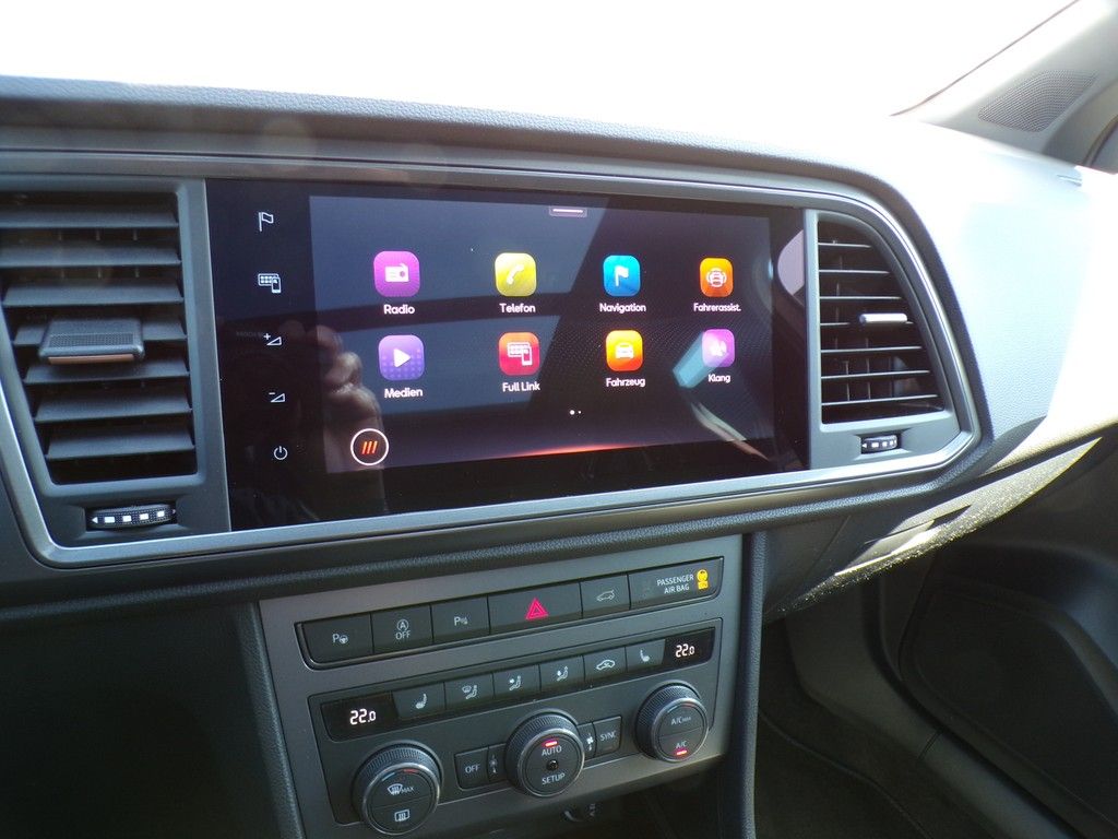 Fahrzeugabbildung CUPRA Ateca 1.5 TSI DSG Pano*AHK*DSG
