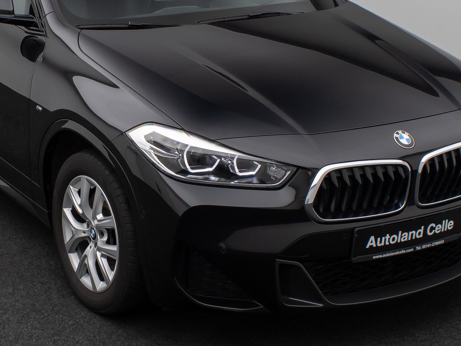 Fahrzeugabbildung BMW X2 sD20i M Sport HUD DAB HiFi Parkassist Komort