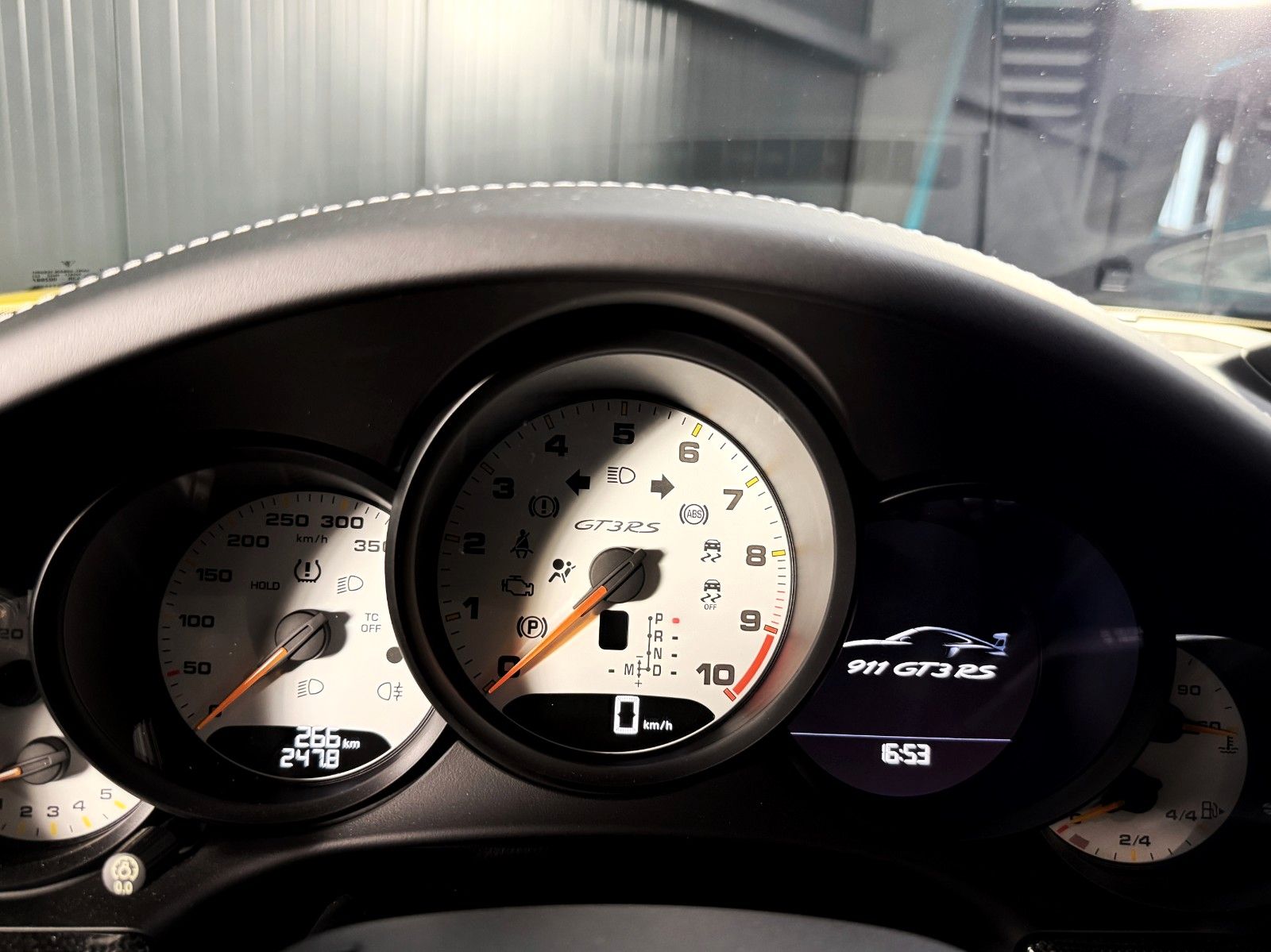 Fahrzeugabbildung Porsche 911 GT3 RS + vor OPF + 266 km + PCCB + Clubsport