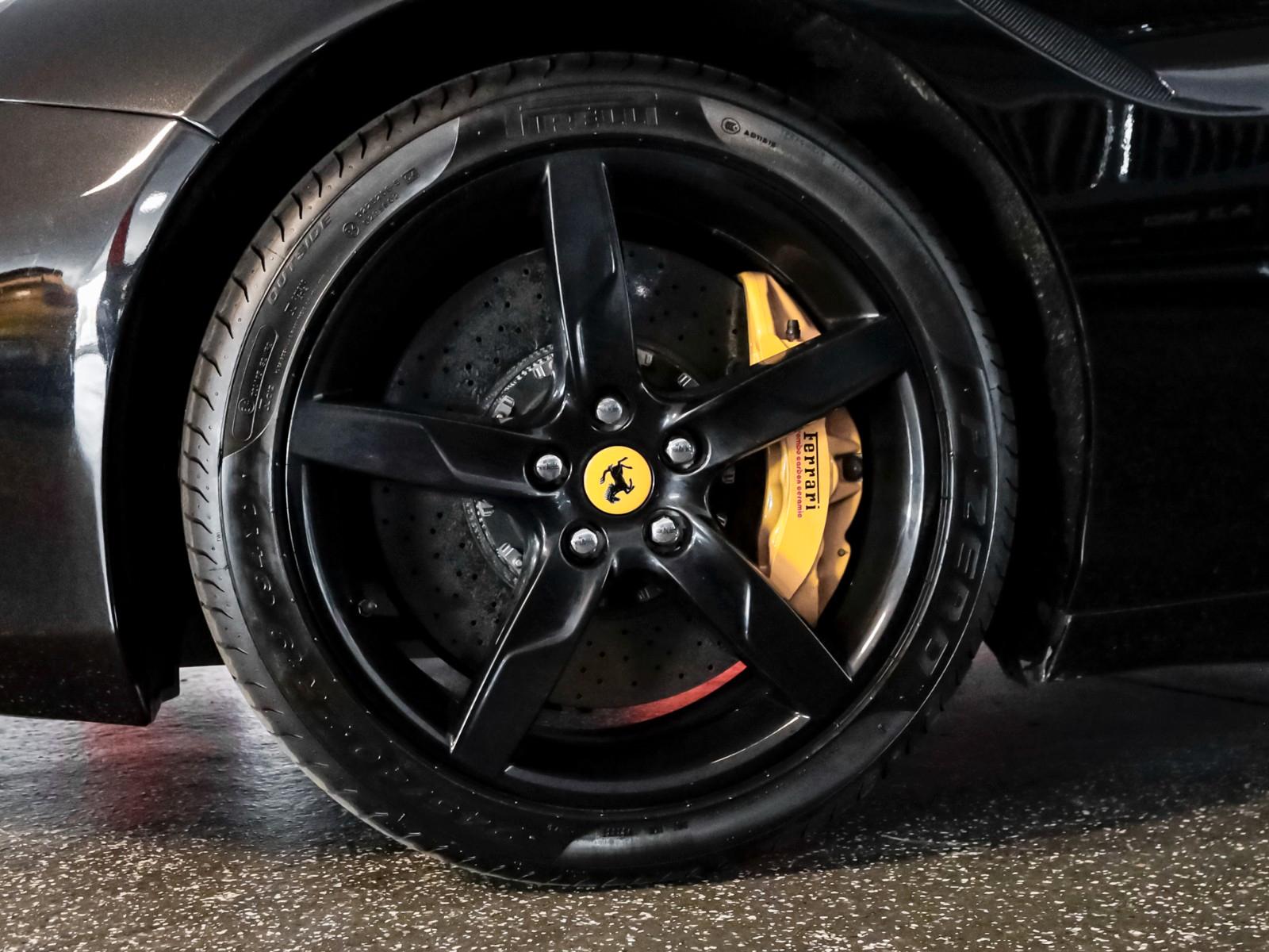 FERRARI CALIFORNIA T