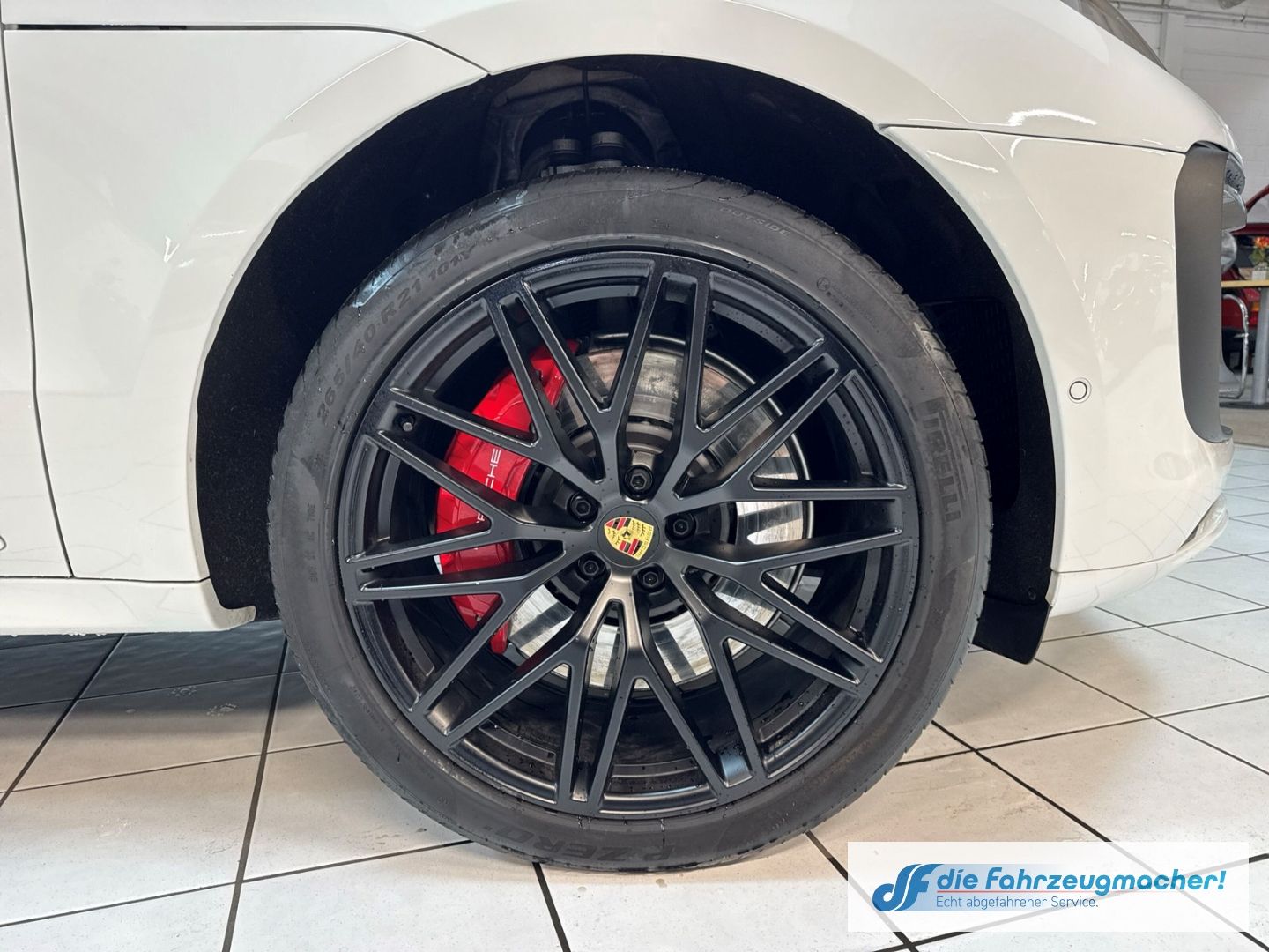 Fahrzeugabbildung Porsche Macan GTS Luftfederung AD Niveau Approved*2028 E