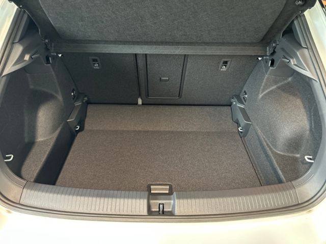 Fahrzeugabbildung Volkswagen T-Roc 2,0 TDI DSG BLACK STYLE AHK NAVI KAMERA TR