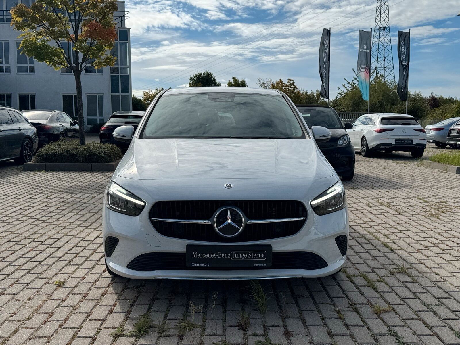 Mercedes-Benz B 200 Progr Keyl Go RüKamera LED AHK Spiegelpake imagem 2