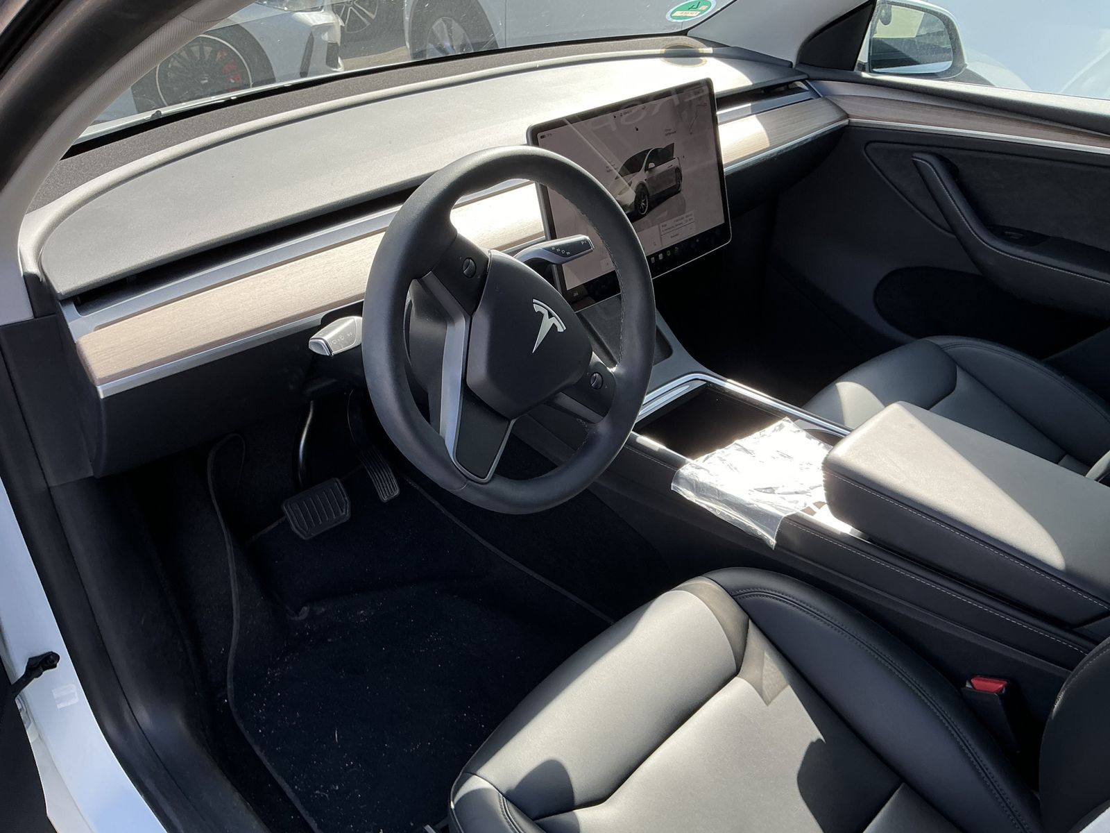 Tesla Model Y Long Range Dual AWD Leder Pano Autopilot imagem 3