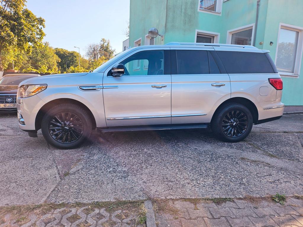 Lincoln Navigator