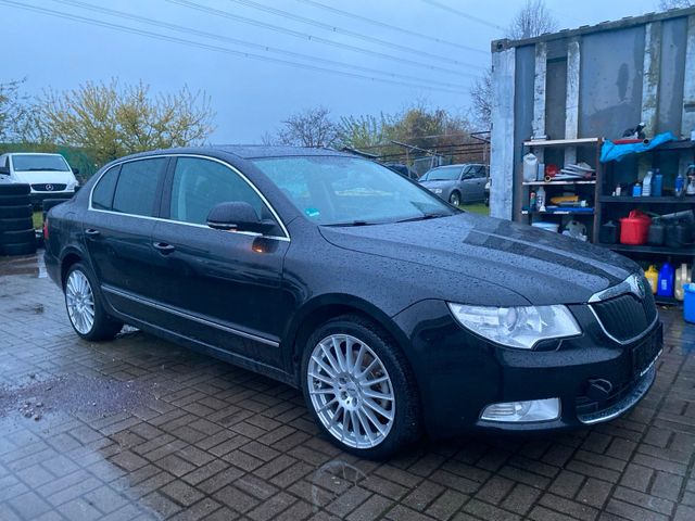 Skoda Superb 2.0TDI Scheckheft Vollausstat...