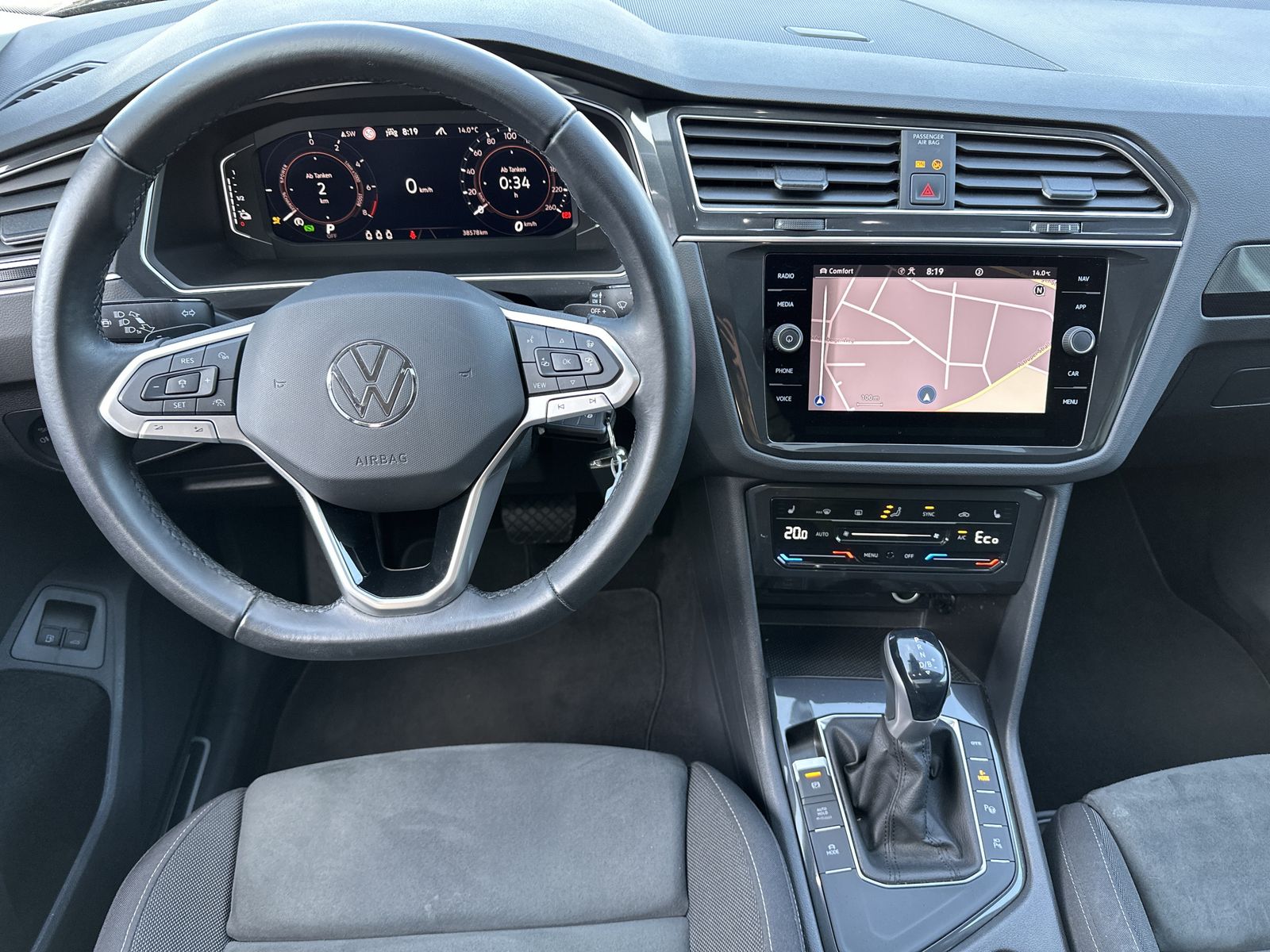 Fahrzeugabbildung Volkswagen Tiguan Elegance eHybrid NAV+LED+AHK+PANO+360°+VC