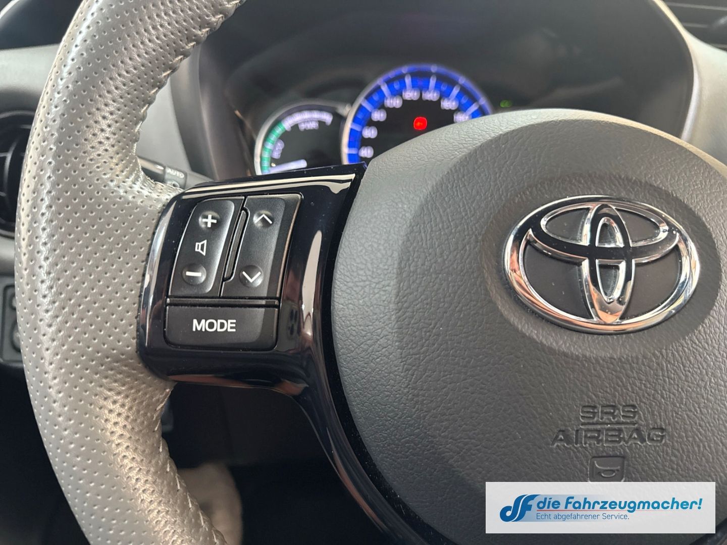 Fahrzeugabbildung Toyota Yaris Style Hybrid Mehrzonenklima DAB SHZ Keyles