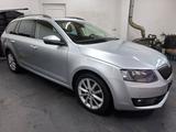 Skoda Octavia Combi!Xenon!Navi!Abst.-Tempomat!Pdc!Dsg! - Skoda in Cottbus