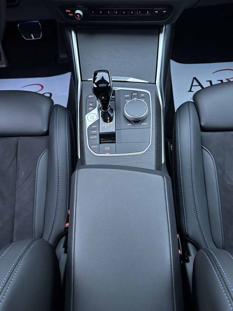 Fahrzeugabbildung BMW 330e Touring M-Sport NAV+LASER+PANO+ACC+HEAD-UP