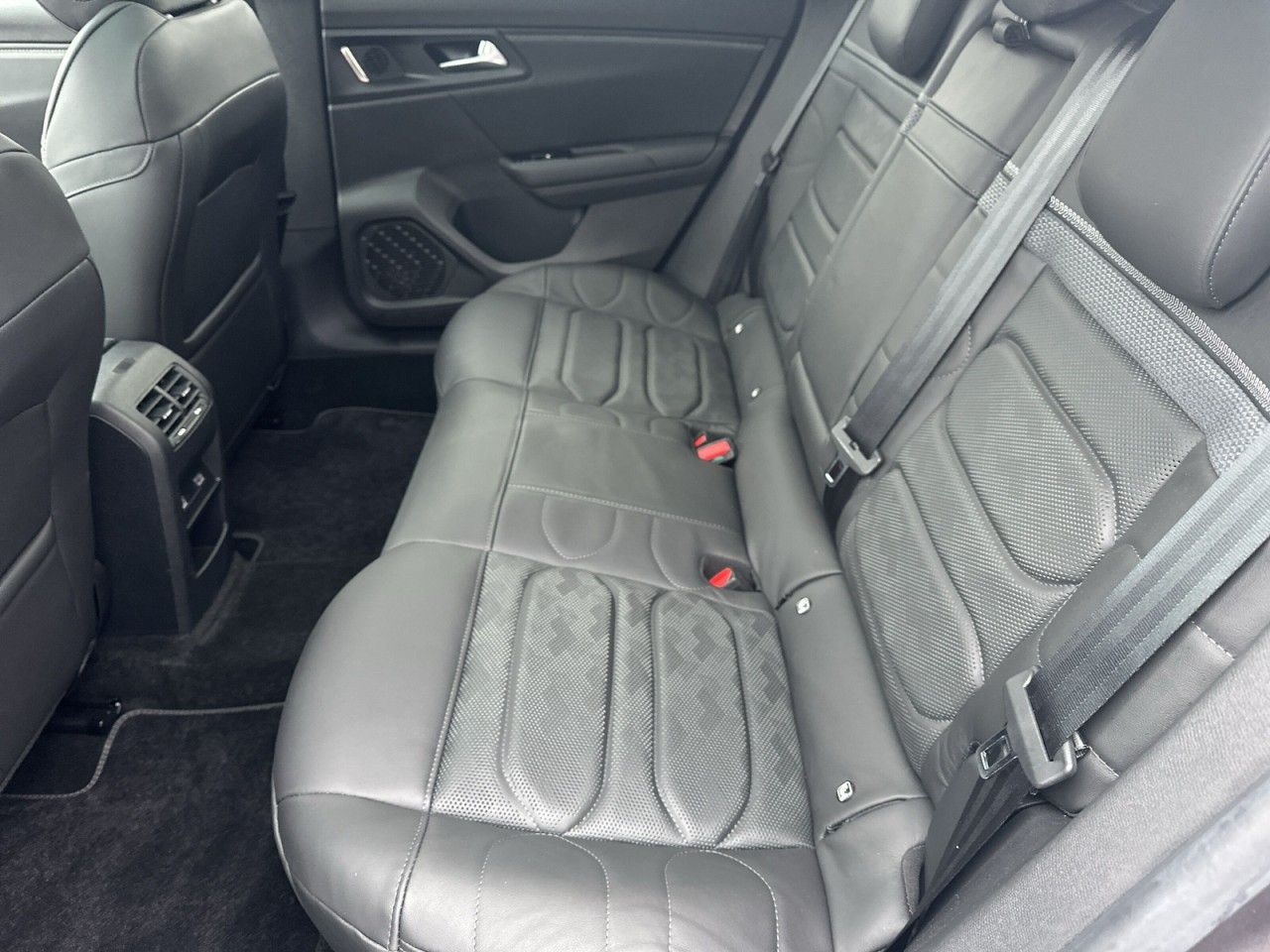 Fahrzeugabbildung Citroën C5 X Plug-in-Hybrid 225 S&S -EAT8 Shine Pack