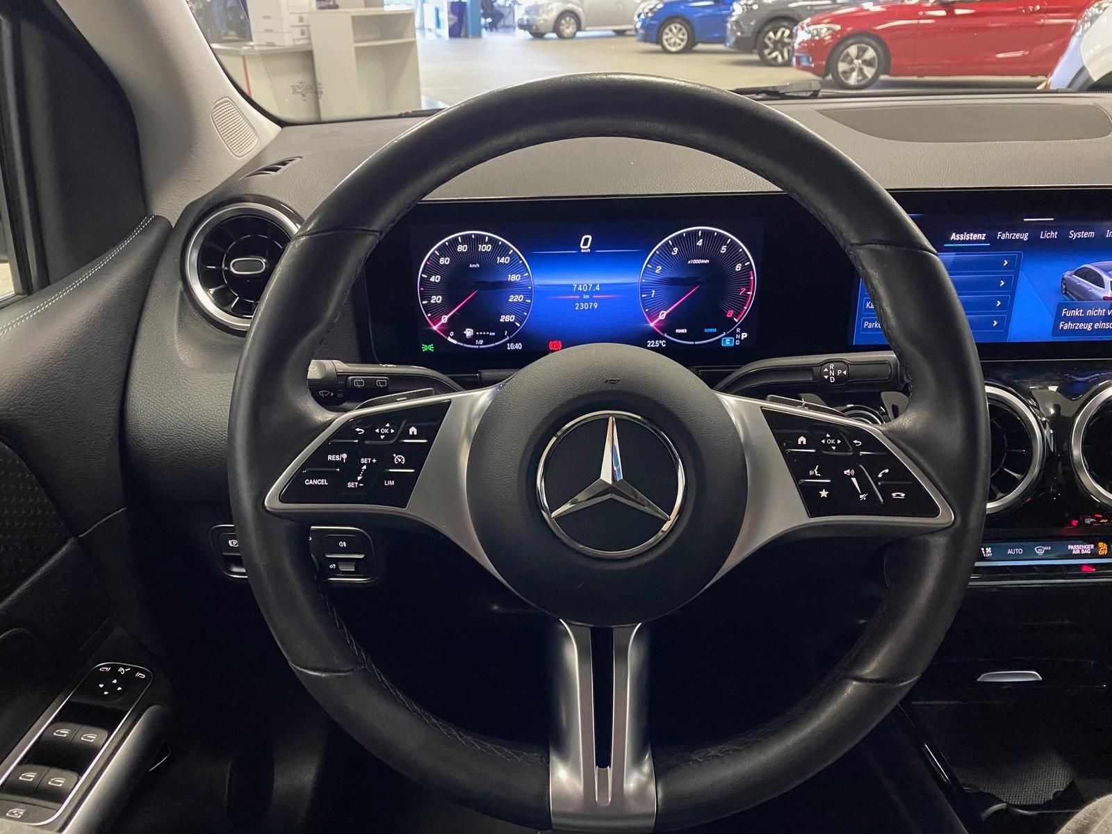Fahrzeugabbildung Mercedes-Benz B 180 1.3 PROGRESSIVE+NAVI+ALLWETTER+KAMERA+ADVA